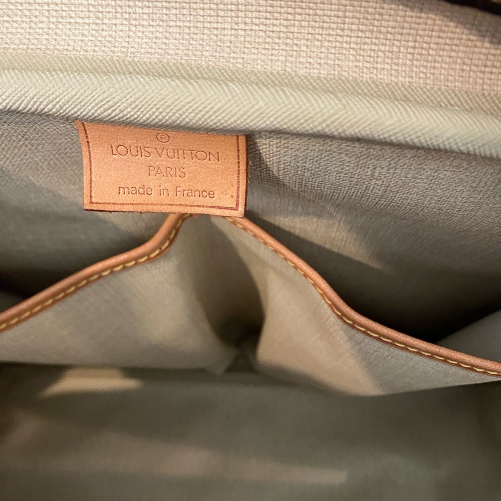 Louis Vuitton Brown Monogram Duffel with Tan Leather Trim - Picture 5 of 11